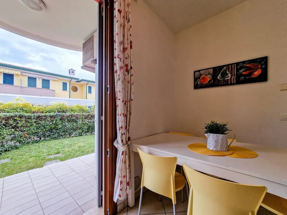 Colourful Flat With a Fenced Garden and Fireplace