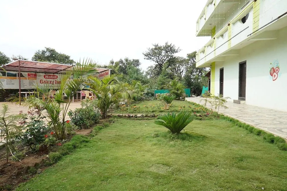 OYO 18730 Galaxy Inn