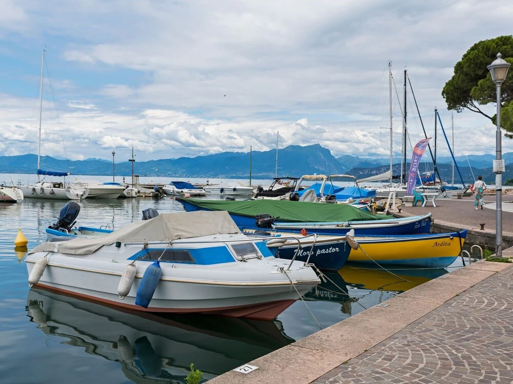 Lazise, Modern Houses, Nice and Colourful Decoration