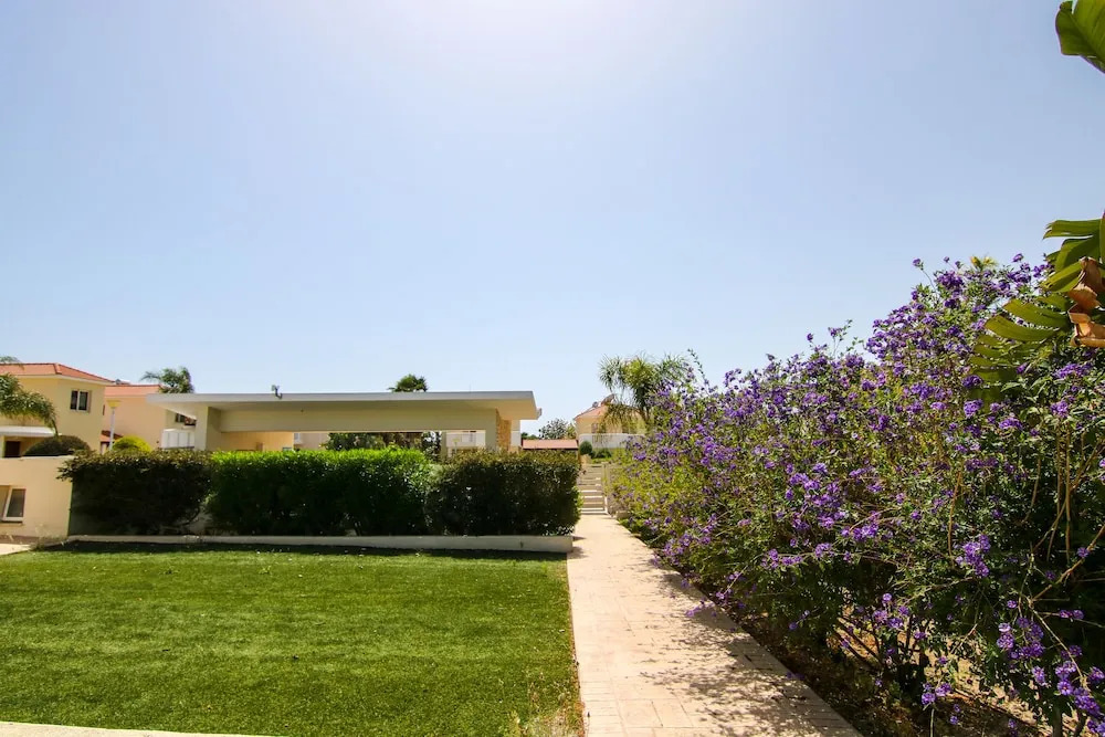 Phaedrus Living Seaside Luxury Flat Pervolia