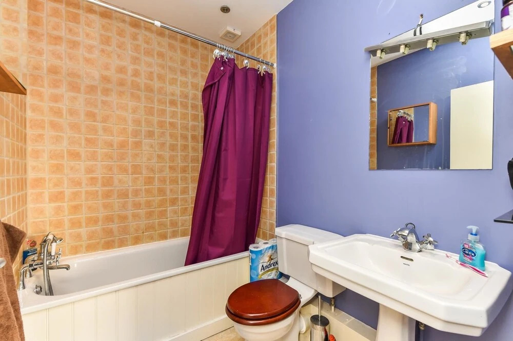 NEW 2 Bedroom Flat In Oval Well Connected to City!