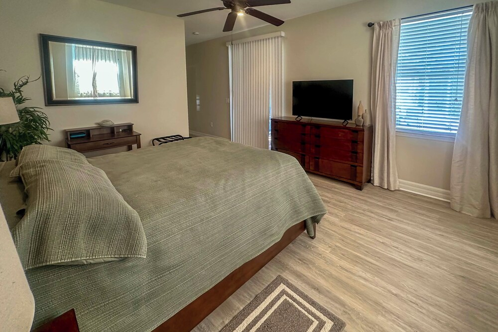 Lanai + Pool: Family-friendly Home in Cape Coral