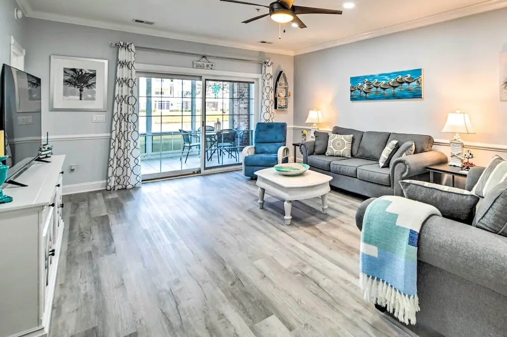 Screened Porch + Golf On-site: Myrtle Beach Condo