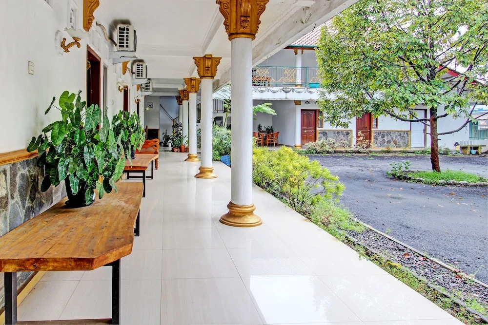 RedDoorz Syariah near Universitas Jenderal Soedirman 3