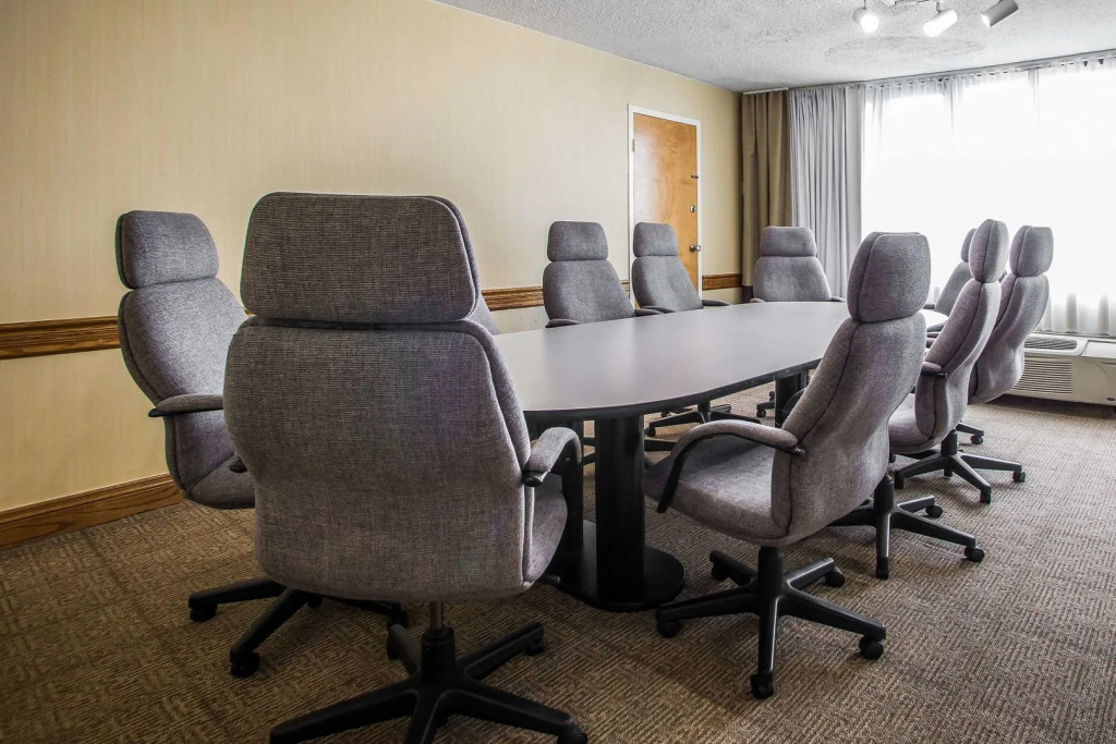 Holiday Inn Chicago Midway Airport S by IHG