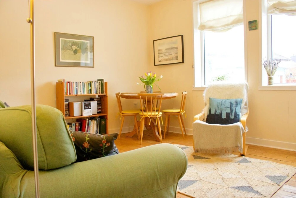 1 Bedroom Private Garden Flat