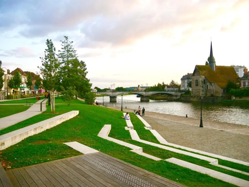 Oasis Au Coeur de Ville Sens (Adults Only)