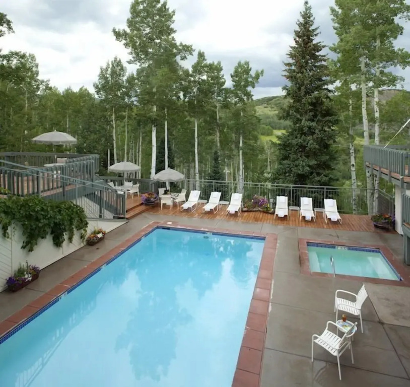 Snowmass Village 2 Bedroom Platinum-Rated Ski In, Ski Out Condo