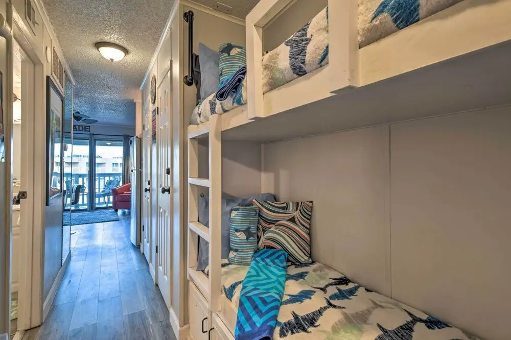Beachfront Corpus Christi Condo w/ Arcade Room!