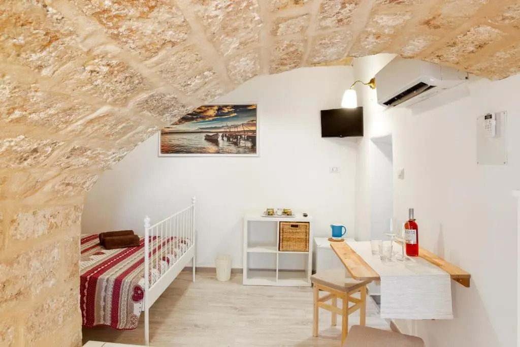 GuestHost - San Nicola Clemente Private Room