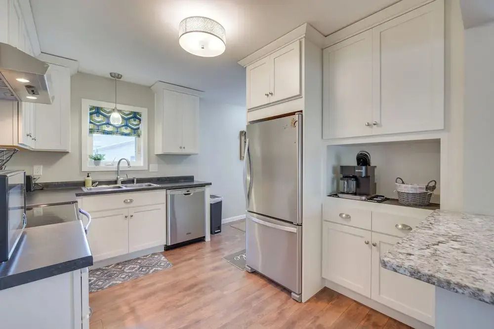 Sunny Cloquet Home - 2 Mi to St. Louis River!