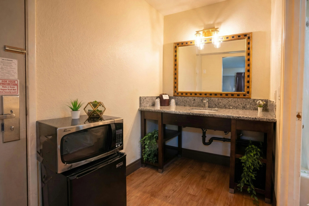 Red Roof Inn & Suites Sacramento North