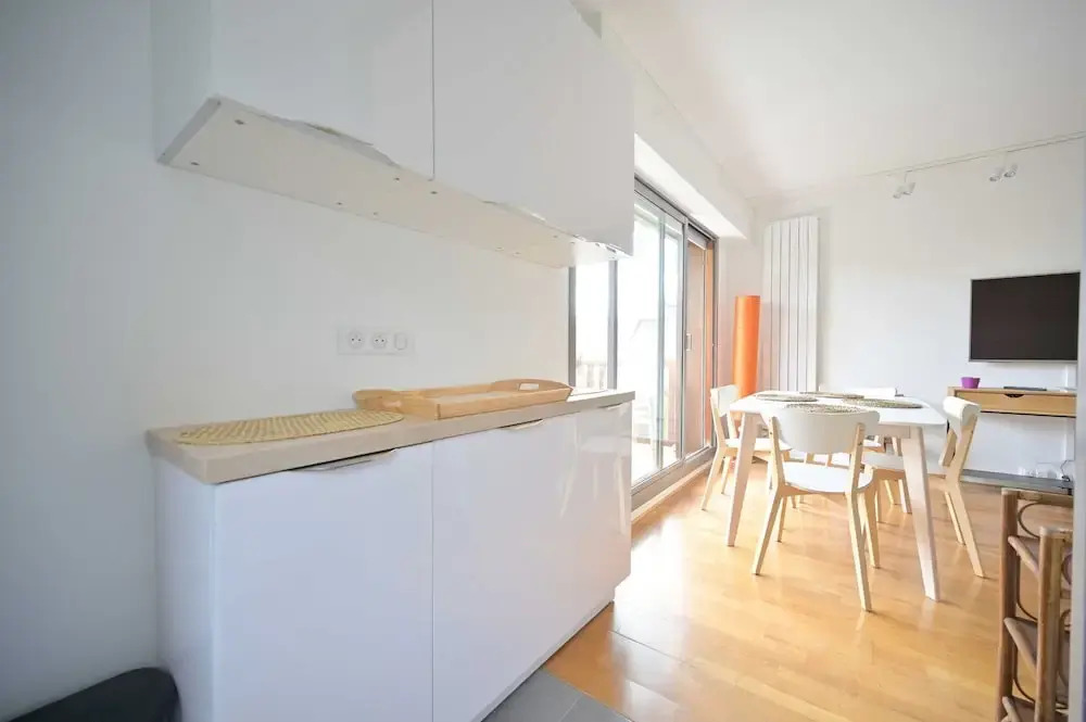 Very Nice Apartment With Balcony - 4p/1br - 600m From the Beach