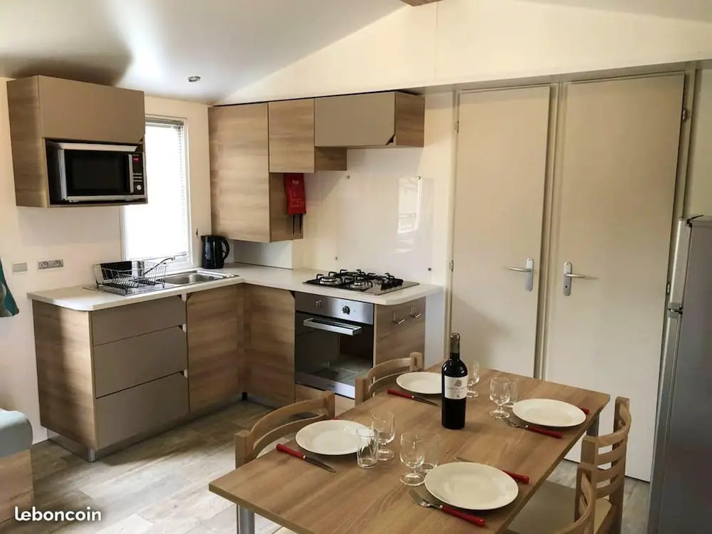 Bungalow With 2 Bedrooms in Canet-en-roussillon, With Wonderful Lake View, Shared Pool, Furnished Terrace - 400 m From the Beach