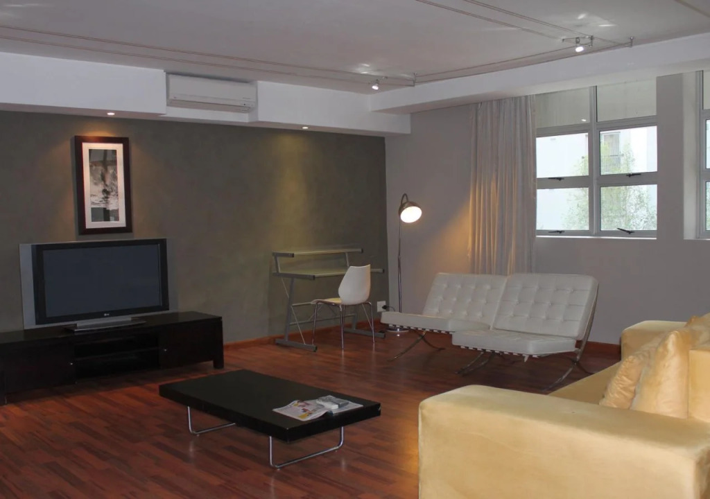 Circa On The Square Hotel