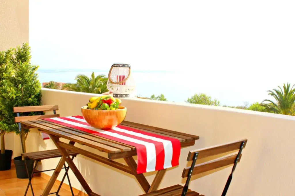 Amazing Sea View w/ 2 Bdr Ideal 4 Families w/ WiFi