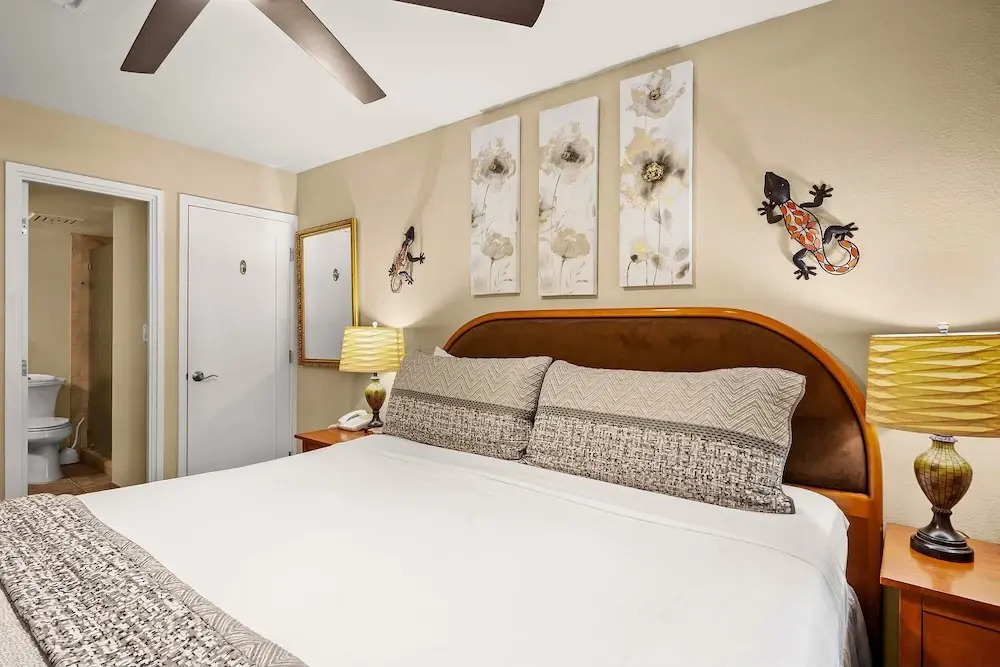 Kamaole Sands 7-109 - Romantic Getaway, Beautiful Renovation, Large Lanai, & AC!