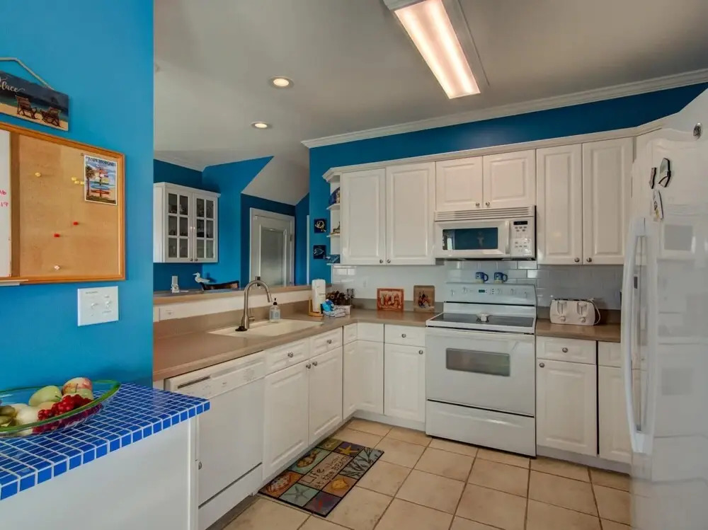 Spacious Family-Friendly House Near the Beach