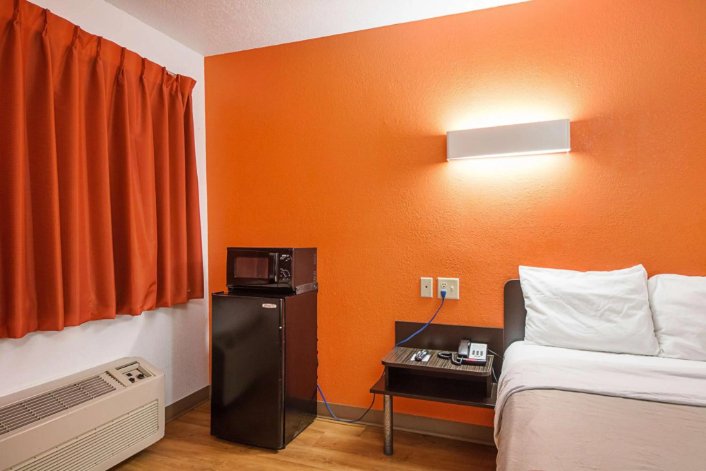Motel 6-San Antonio, TX - Fiesta Trails