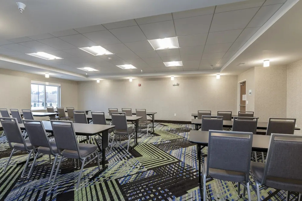 Holiday Inn Express & Suites- South Bend Casino by IHG