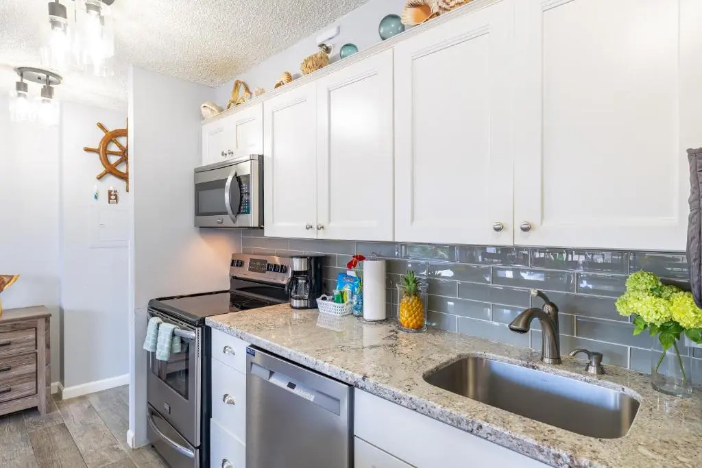 Beautiful 7th Floor with Partial Ocean Views | 1 Block to Beach | Free Parking & WIFI
