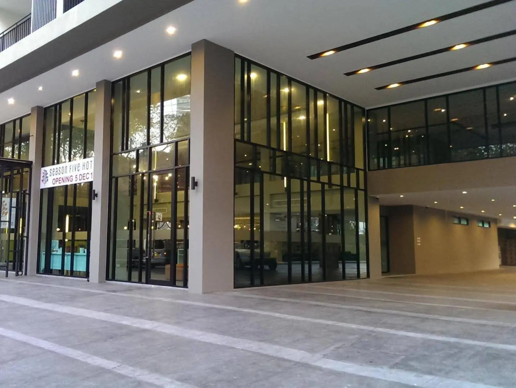 Season Five Hotel