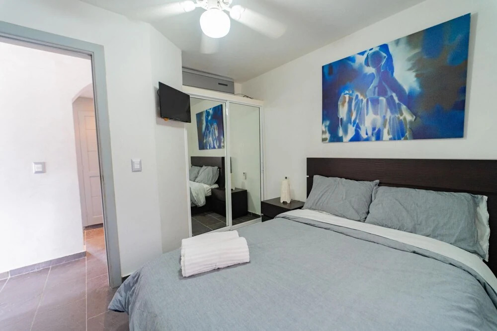Los Corales Beach Front E101