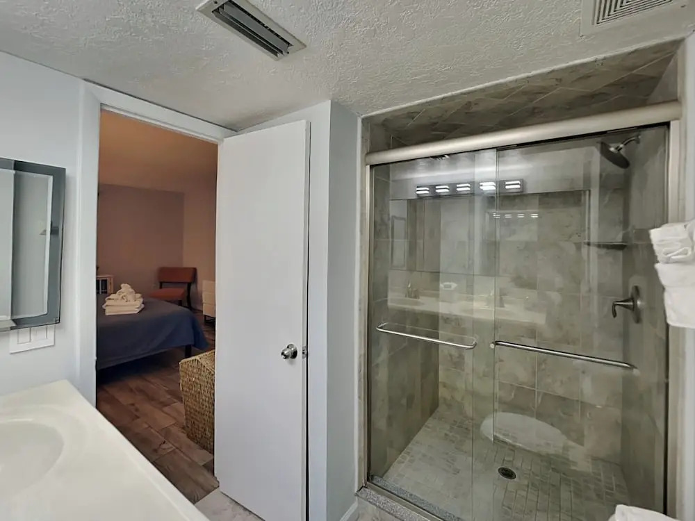 Beachcomber 403 by Distinctive Beach Rentals