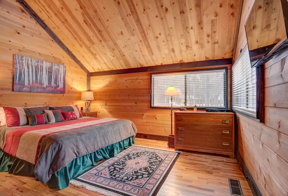 Pole House #14 by Village Properties at Sunriver