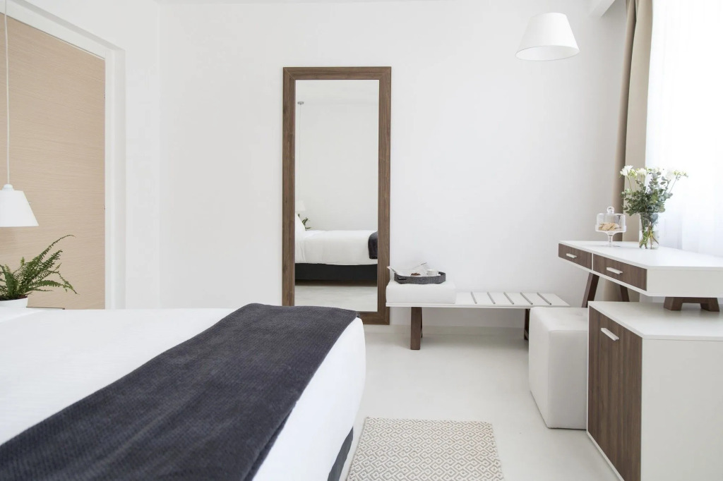 Monogram Hotel