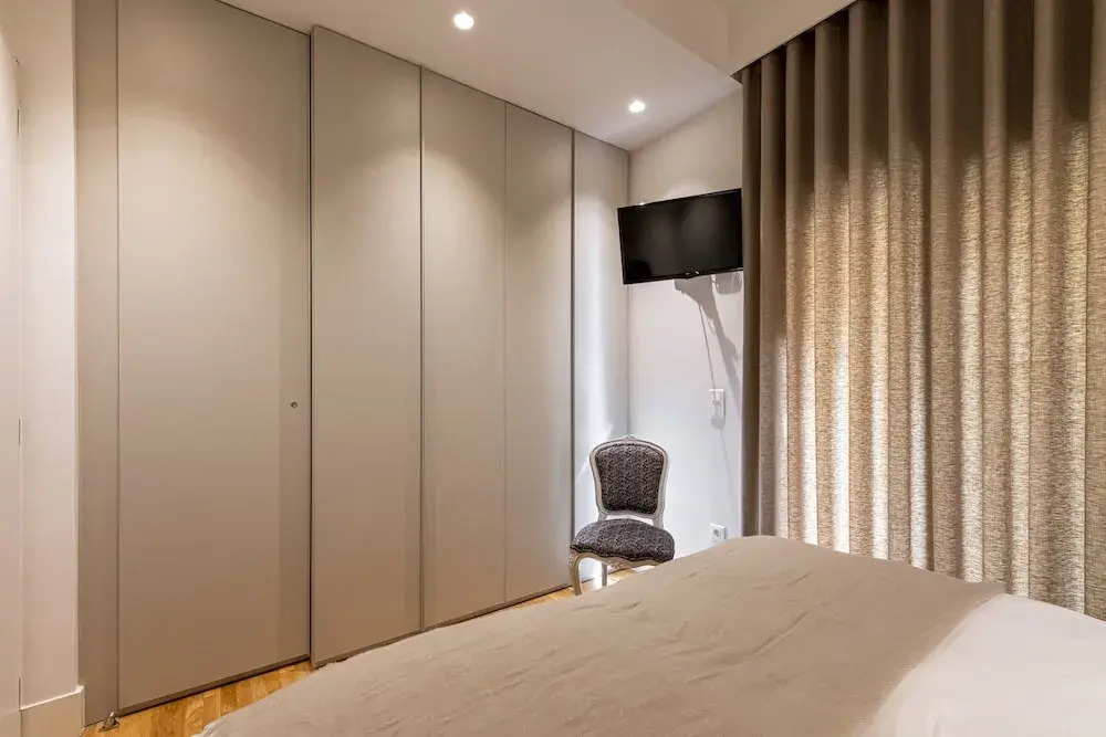 Phaedrus Living: City Center Luxury Flat N. Kosmos