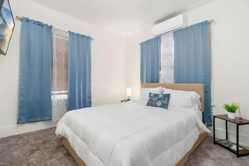 Charming 2-bedroom Home Lakeland