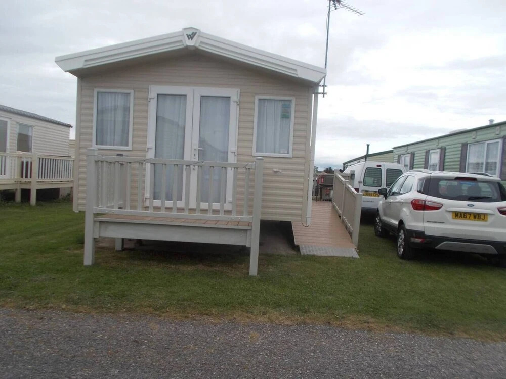 3 bed Caravan Abergel