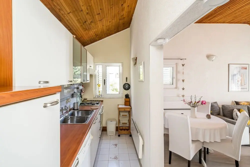 Indys Beach Apartments