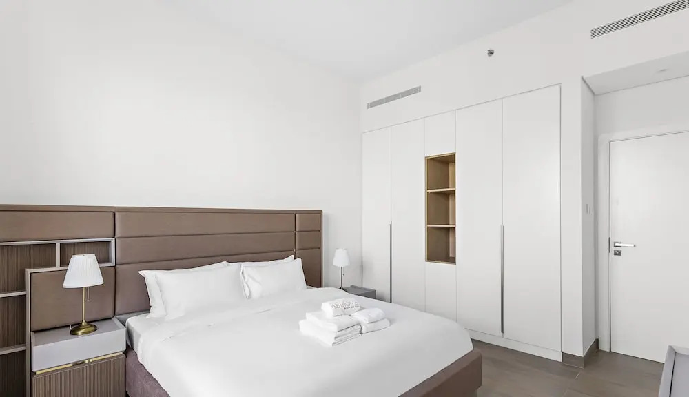 WelHome - Mesmerizing Sea & Burj Khalifa Views Apt at La Voile