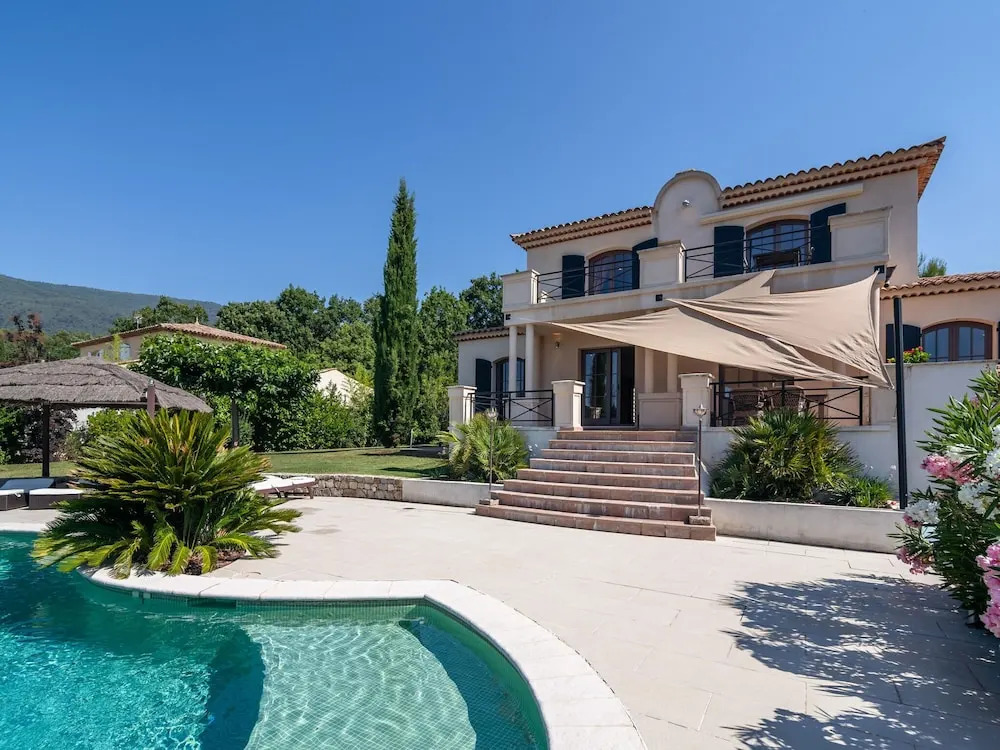Cosy Holiday Home in Seillans With Private Swimming Pool