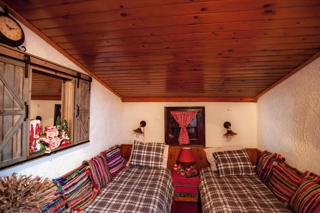 Dandy On The Hill Agoriani | Chalet Iris | Up to 6 people