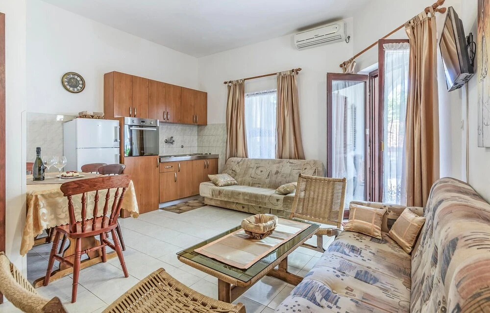 Amazing Apartment in Vinkuran With Wifi and 1 Bedrooms