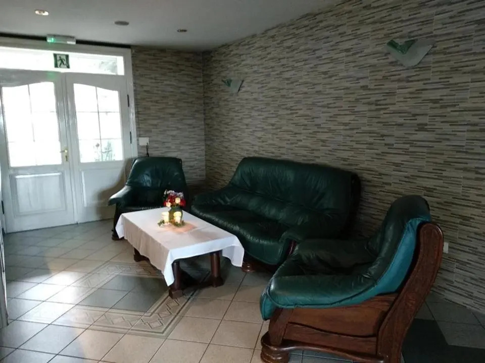Motel 2000