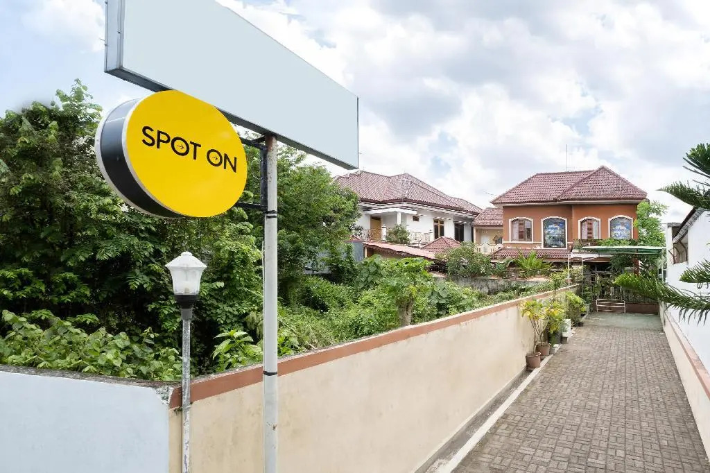 OYO 1806 Puri Arsita Homestay