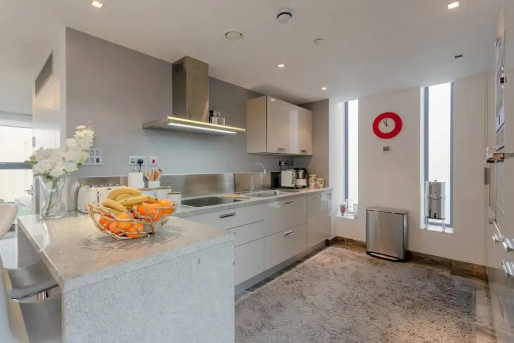 2 Bedroom Penthouse Apartment in Pimlico