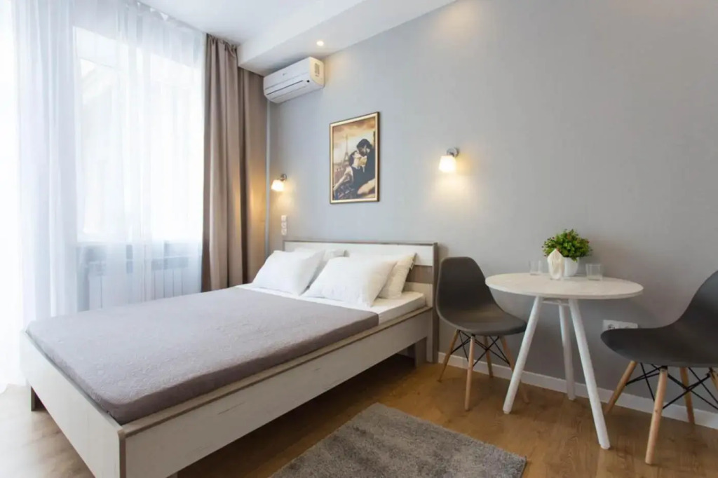 Studio LUX beside metro Universytet, Pushkinska - Chernyshevska str. 95-5
