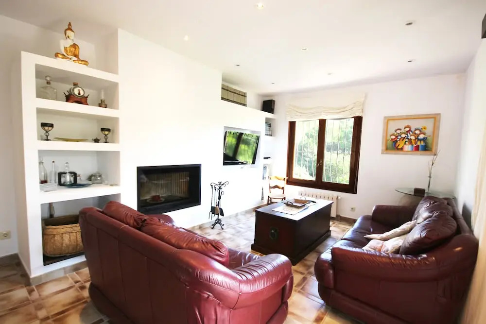 Private & Luxurious Villa With Pool - Lots of Space & Short Walk to the Sea