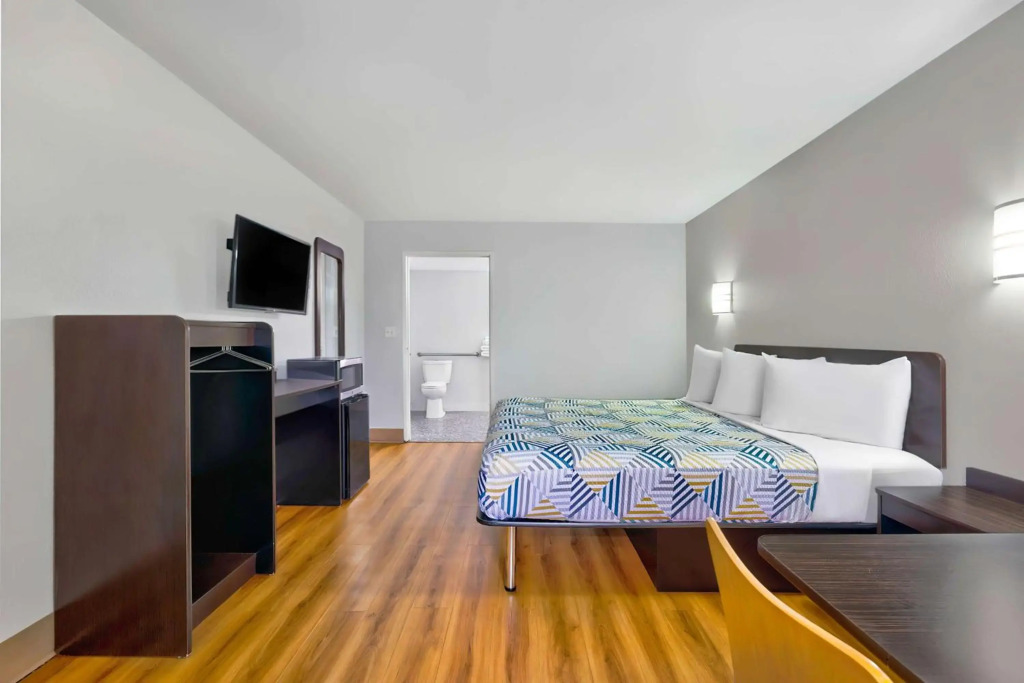 Motel 6-Plano, TX - Plano Northeast