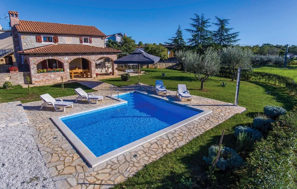 Stunning Home in Porec With Wifi and 2 Bedrooms