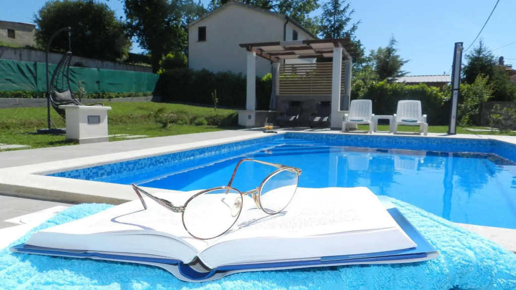 Villa Amoena with Pool and Sauna