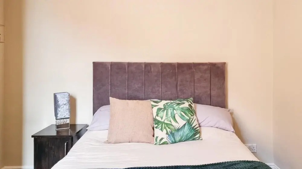 Clarence Co-Living - Private Room Self-Cater