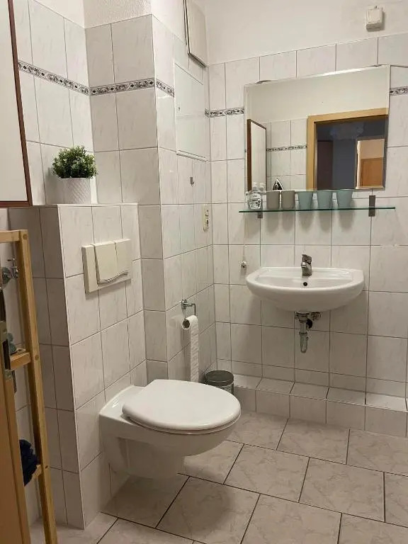 TOP LAGE 2 Zimmerwohnung mit Balkon und bester Aussicht in OG 2 links