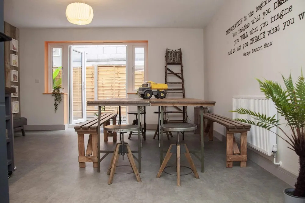 Higgihaus at 3a Cheltenham Lane Bristol