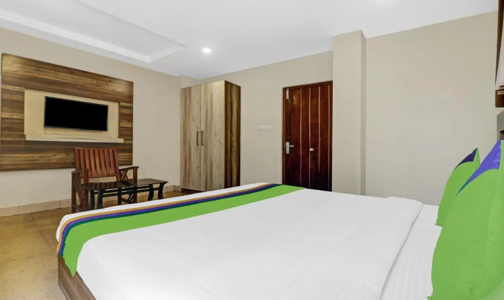 Treebo Darwesh Residency - 500m from Railway Station